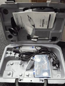 Showing the inside of an engraver kit